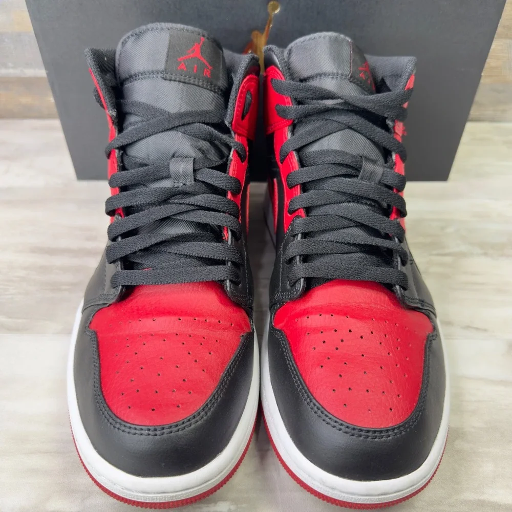 Nike Air Jordan 1 Mid Mens Size 10.5 Sneakers Banned Black Gym Red 554724-074